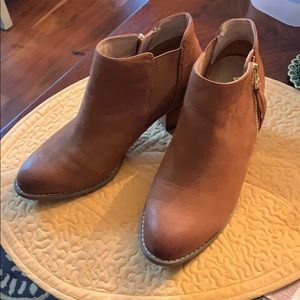 Vionic ankle boots, size 6.5, like new